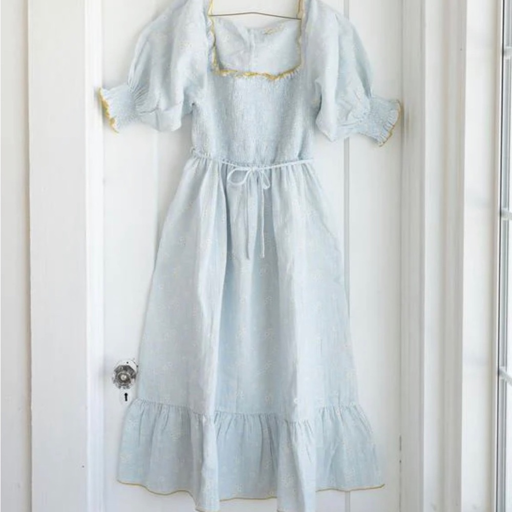 Fin & Vince Women’s Smocked Daisy Fields Dress NWT